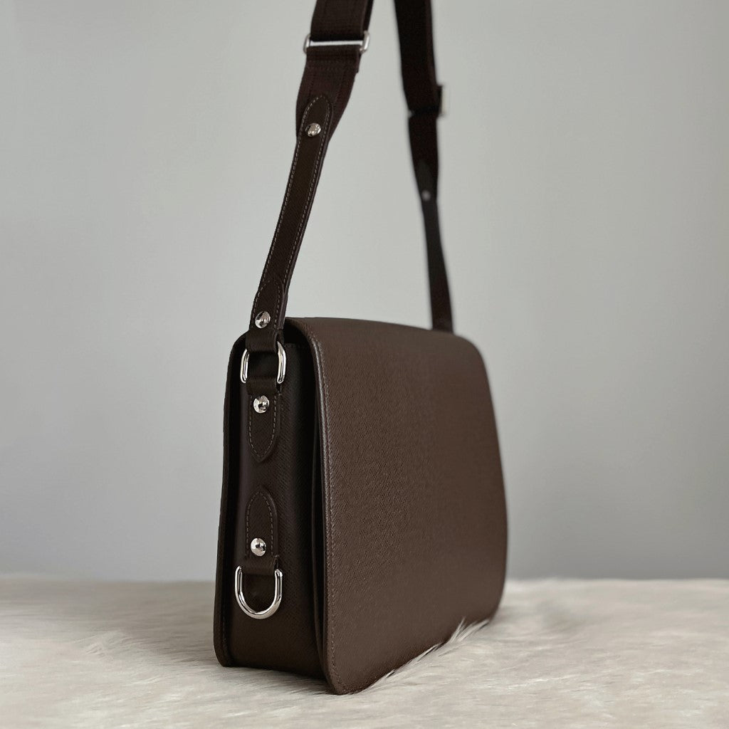 Louis Vuitton Taiga Leather Unisex Messenger Crossbody Shoulder Bag Excellent