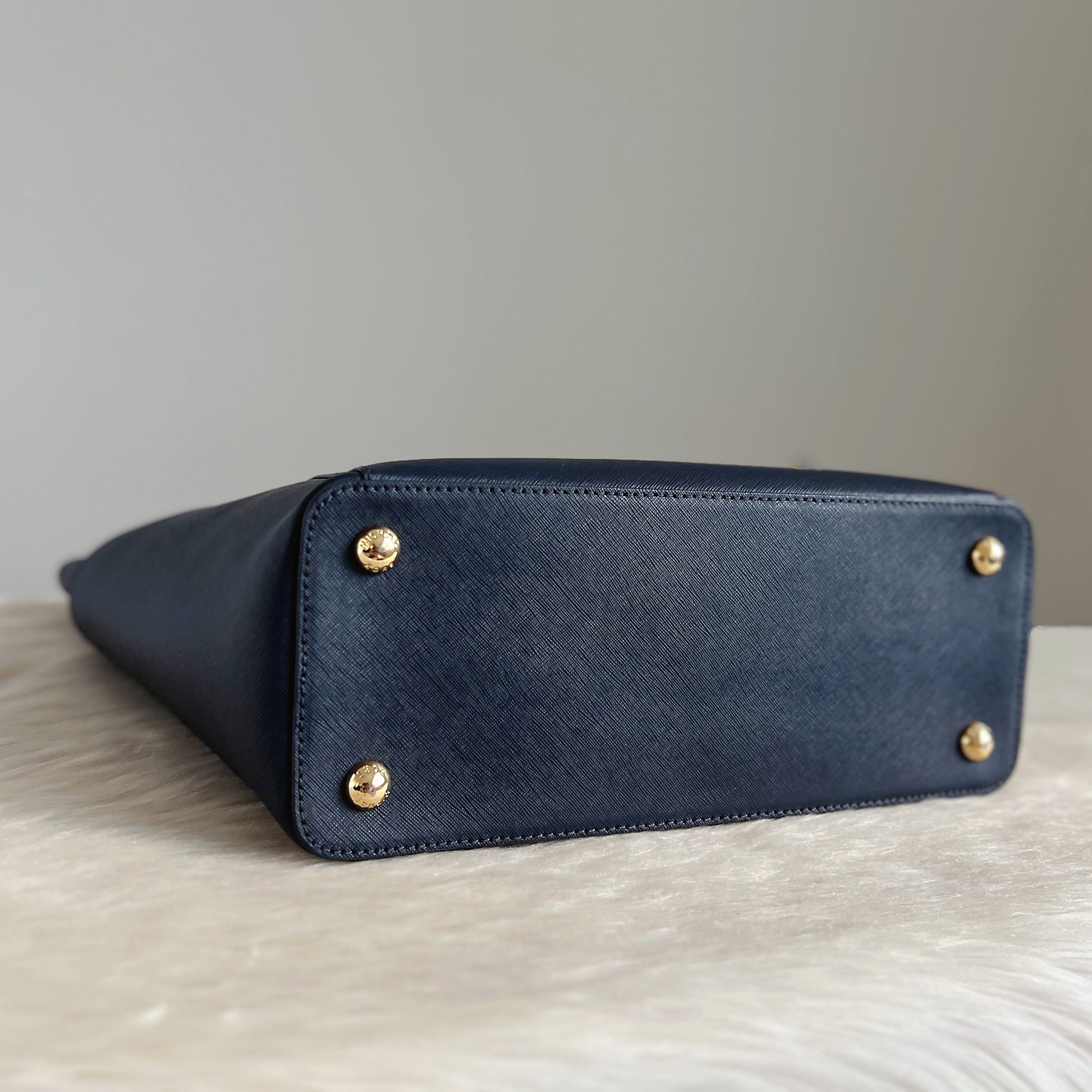 Michael Kors Navy Saffiano Leather Front Logo Carryall Shoulder Bag Excellent