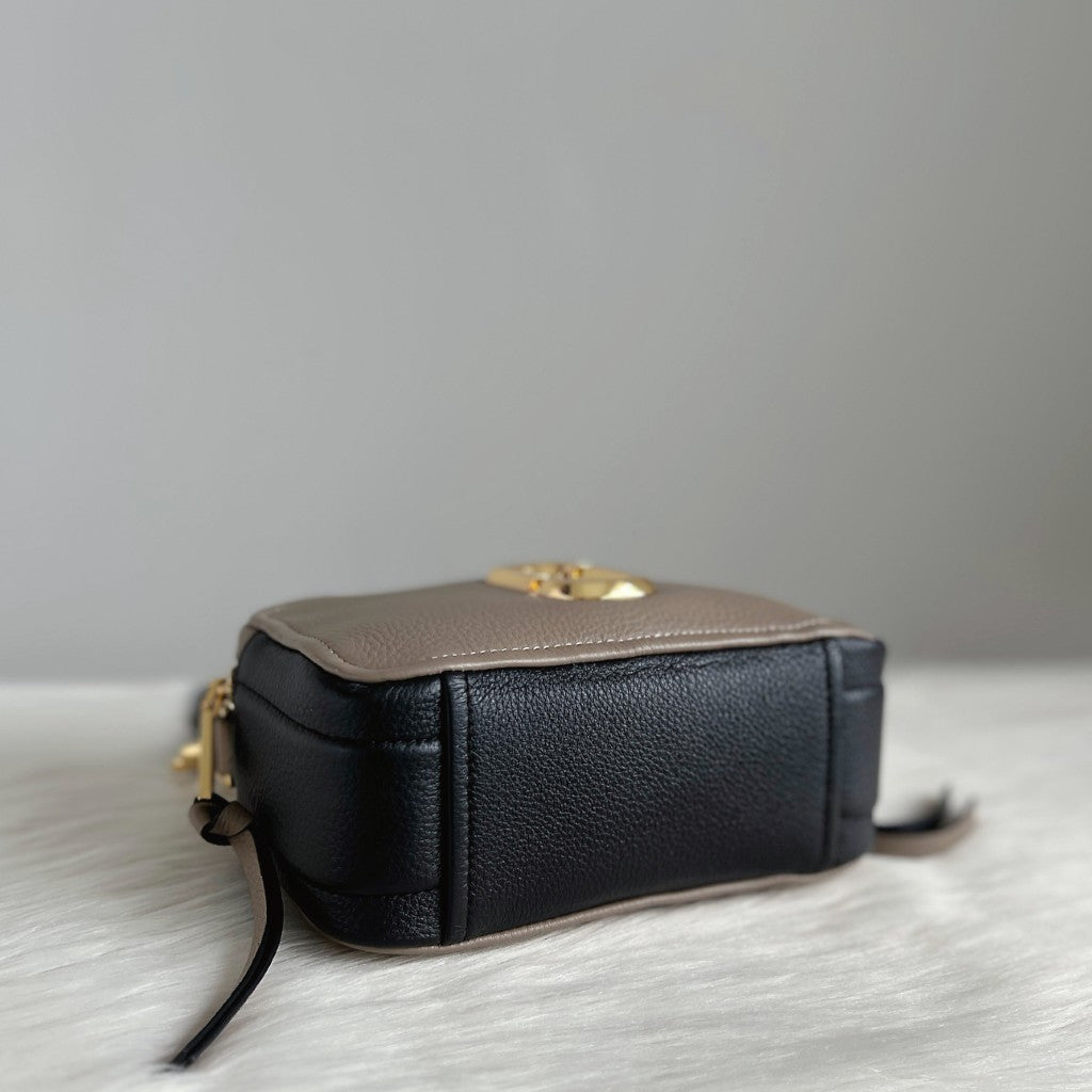 Marc Jacobs Two-Tone Leather Camera Crossbody Shoulder Bag Excellent