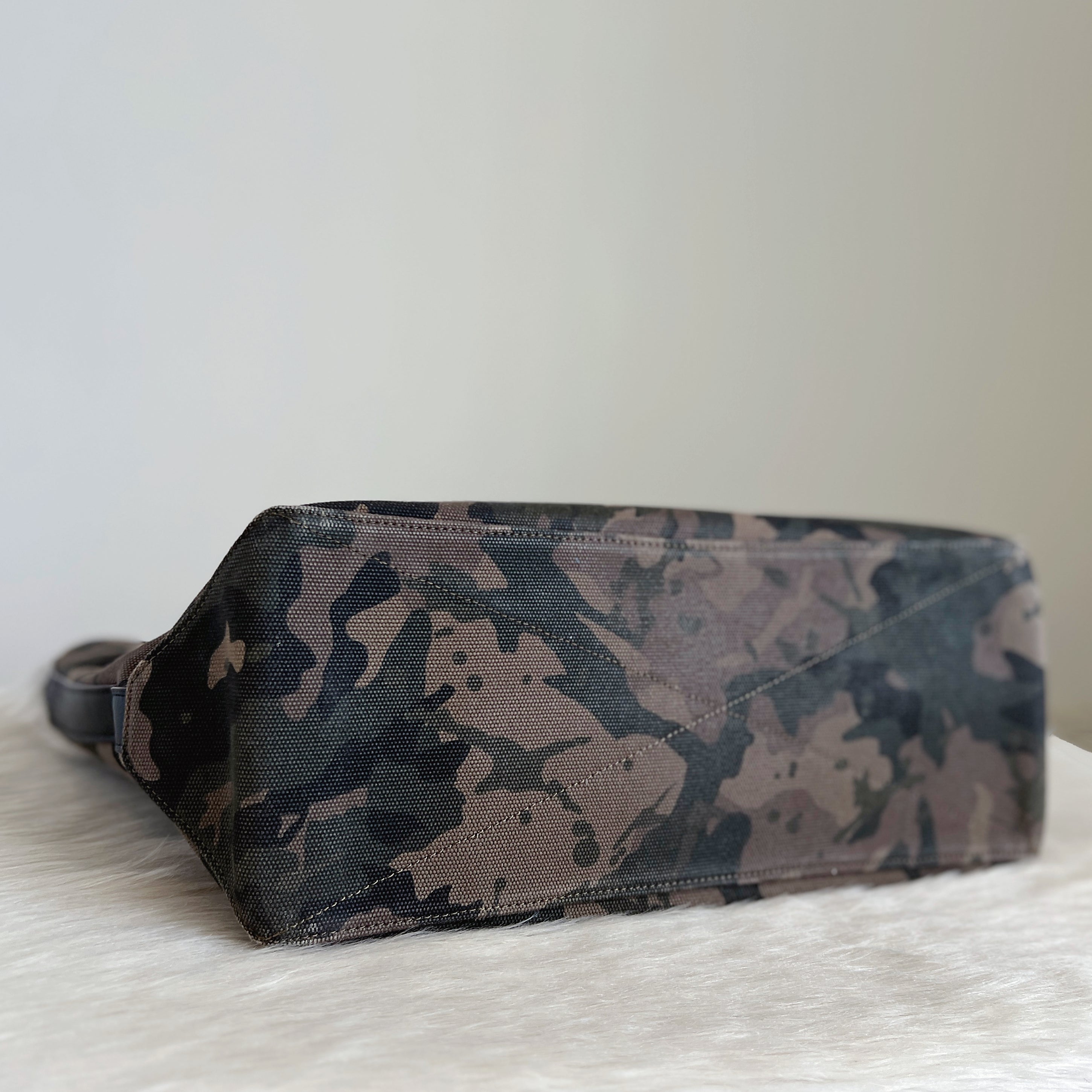Coach Camo Print Oversized Weekend Shoulder Bag Excellent