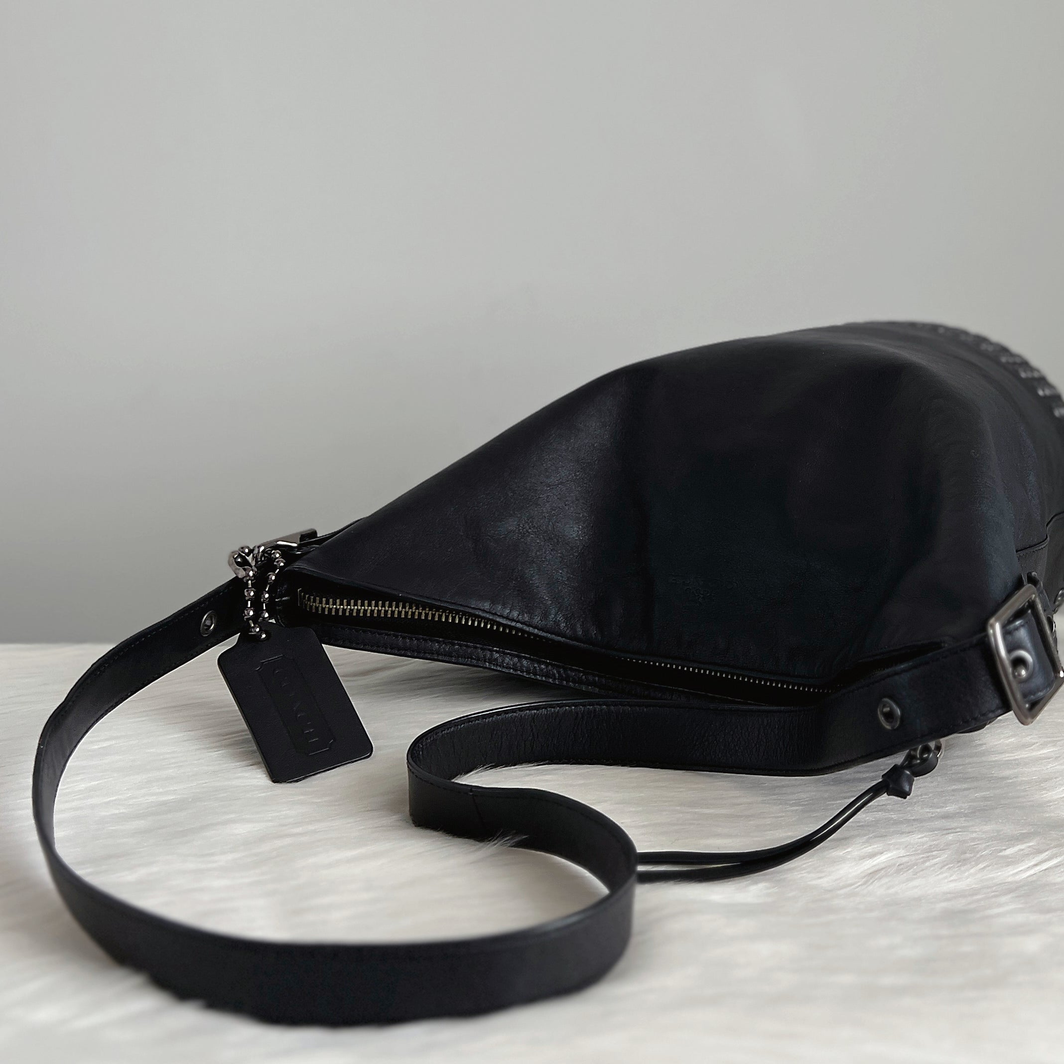 Coach Black Leather Slouchy Bucket Crossbody Shoulder Bag Excellent