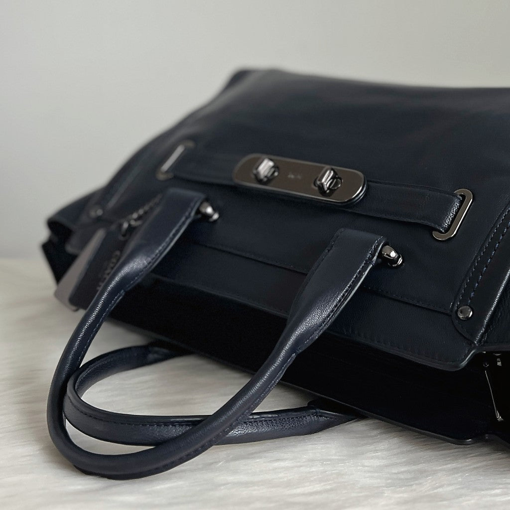 Coach Navy Leather Double Turn Lock Detail 2 Way Shoulder Bag Like New