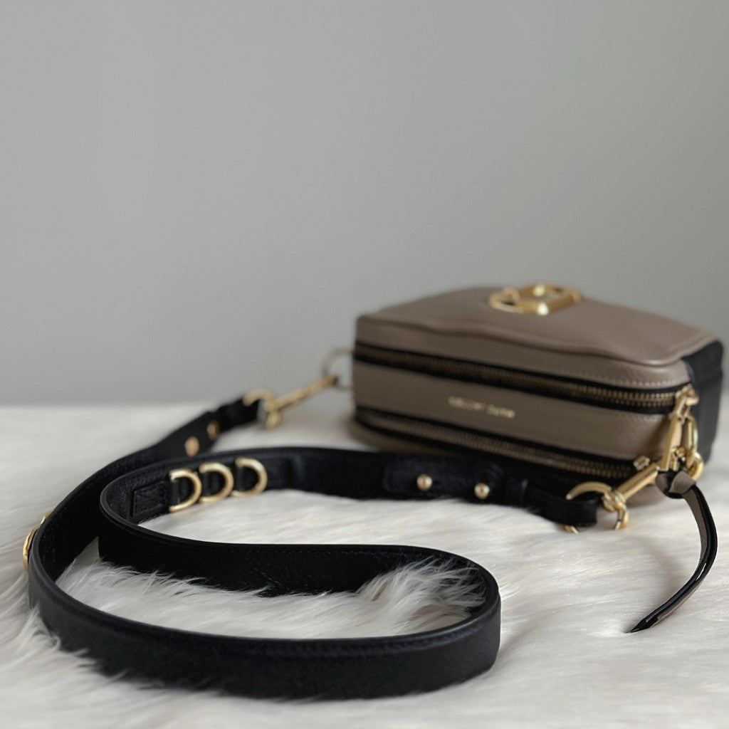 Marc Jacobs Two-Tone Leather Camera Crossbody Shoulder Bag Excellent