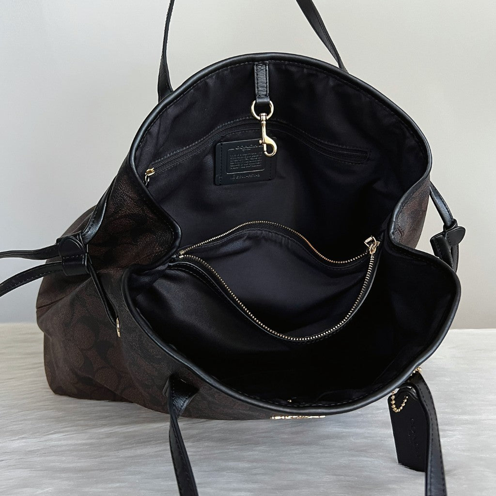 Coach Black Leather Monogram Drawstring Triple Compartment Shoulder Bag Like New