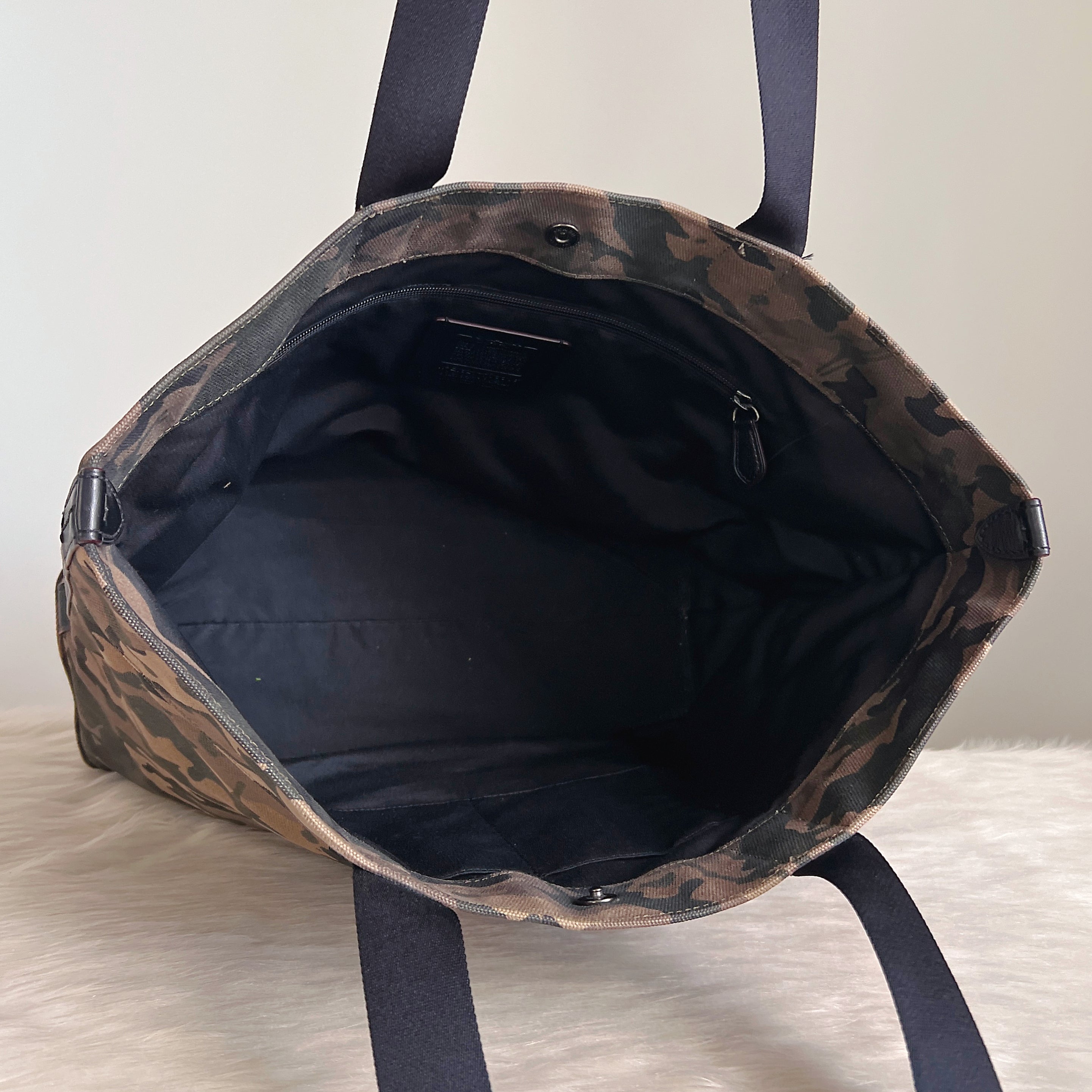 Coach Camo Print Oversized Weekend Shoulder Bag Excellent