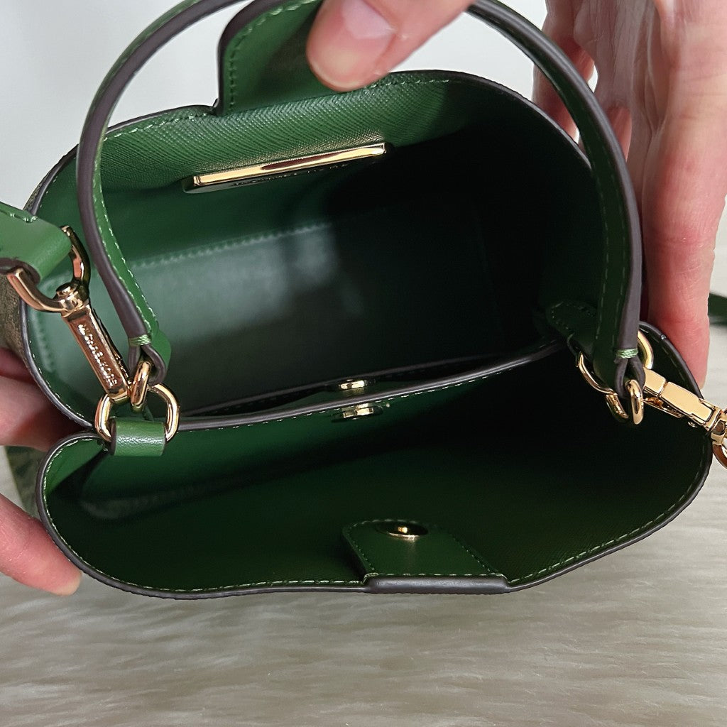 Michael Kors Green Leather Monogram Bucket 2 Way Shoulder Bag Like New