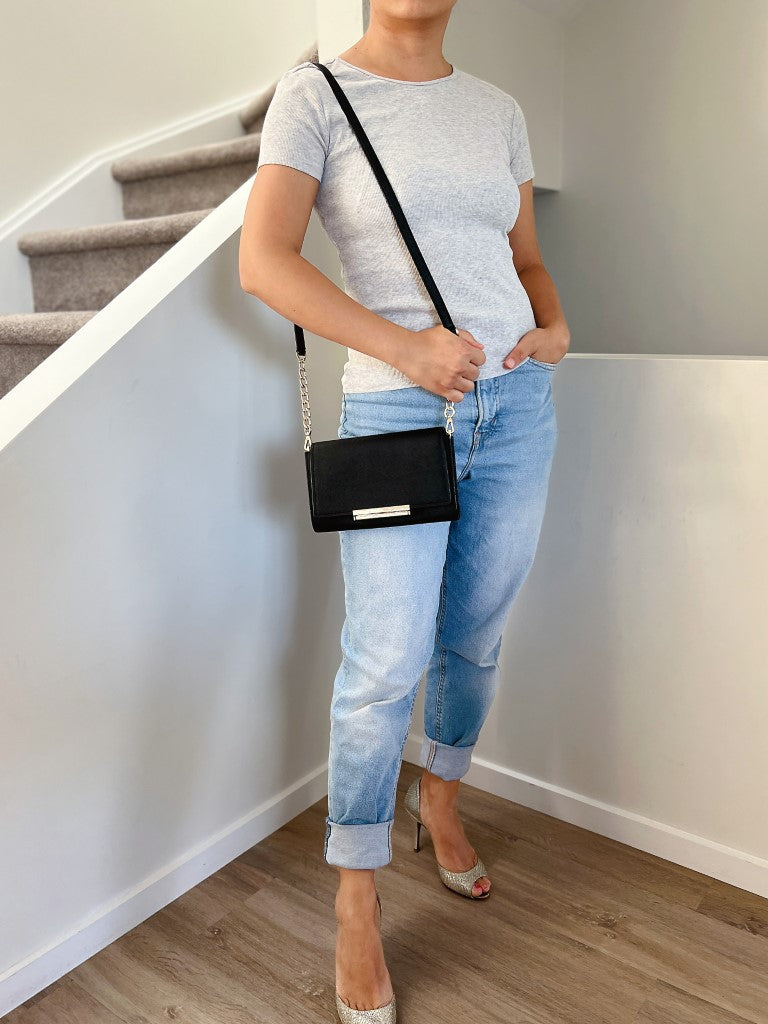 Kate Spade Black Leather Triple Compartment Small Crossbody Shoulder Bag Like New