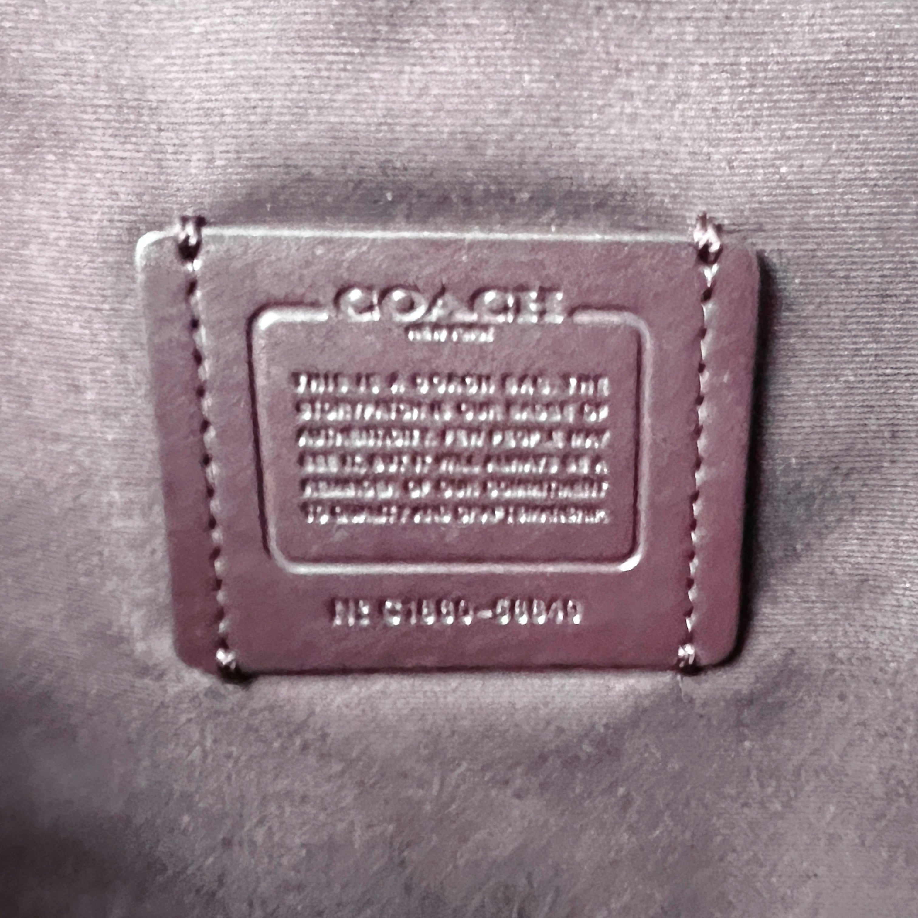 Coach Lavender Leather Front Turn Lock Large Shoulder Bag Excellent