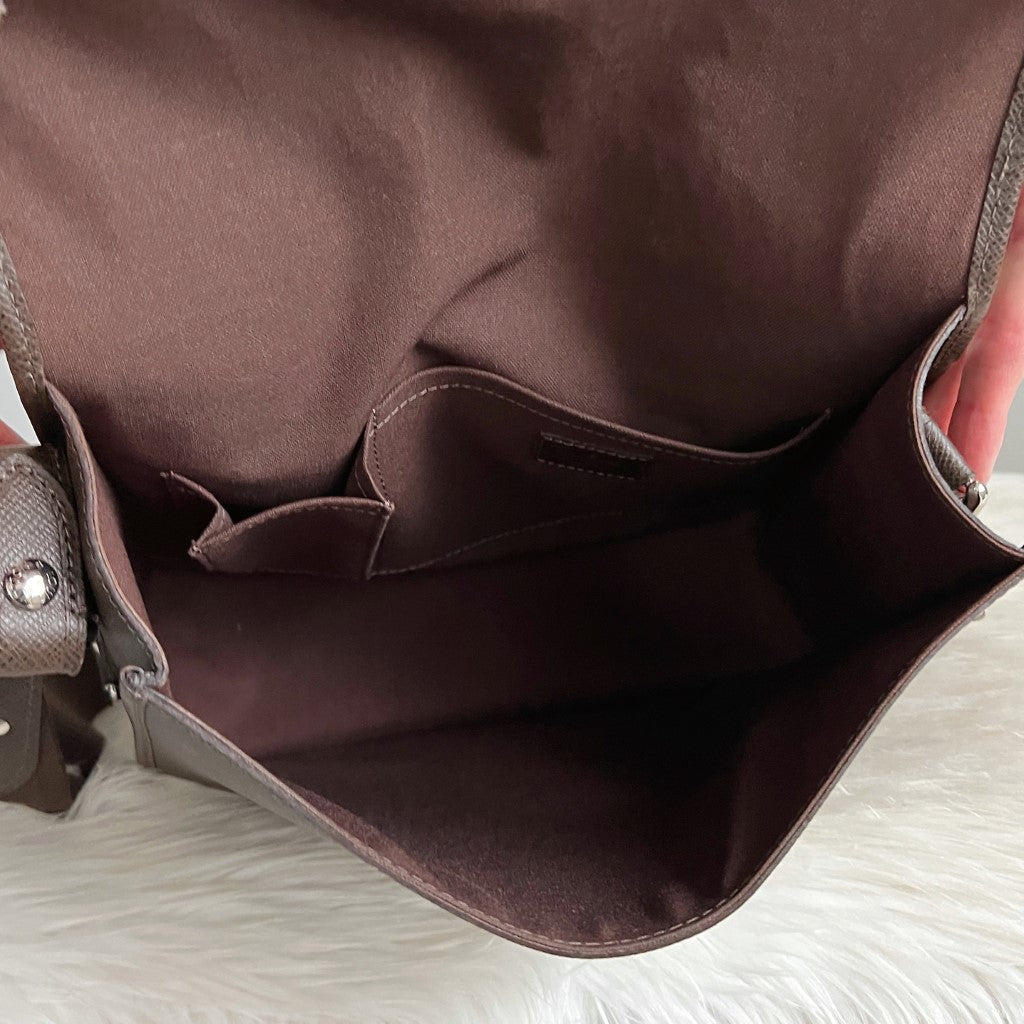 Louis Vuitton Taiga Leather Unisex Messenger Crossbody Shoulder Bag Excellent