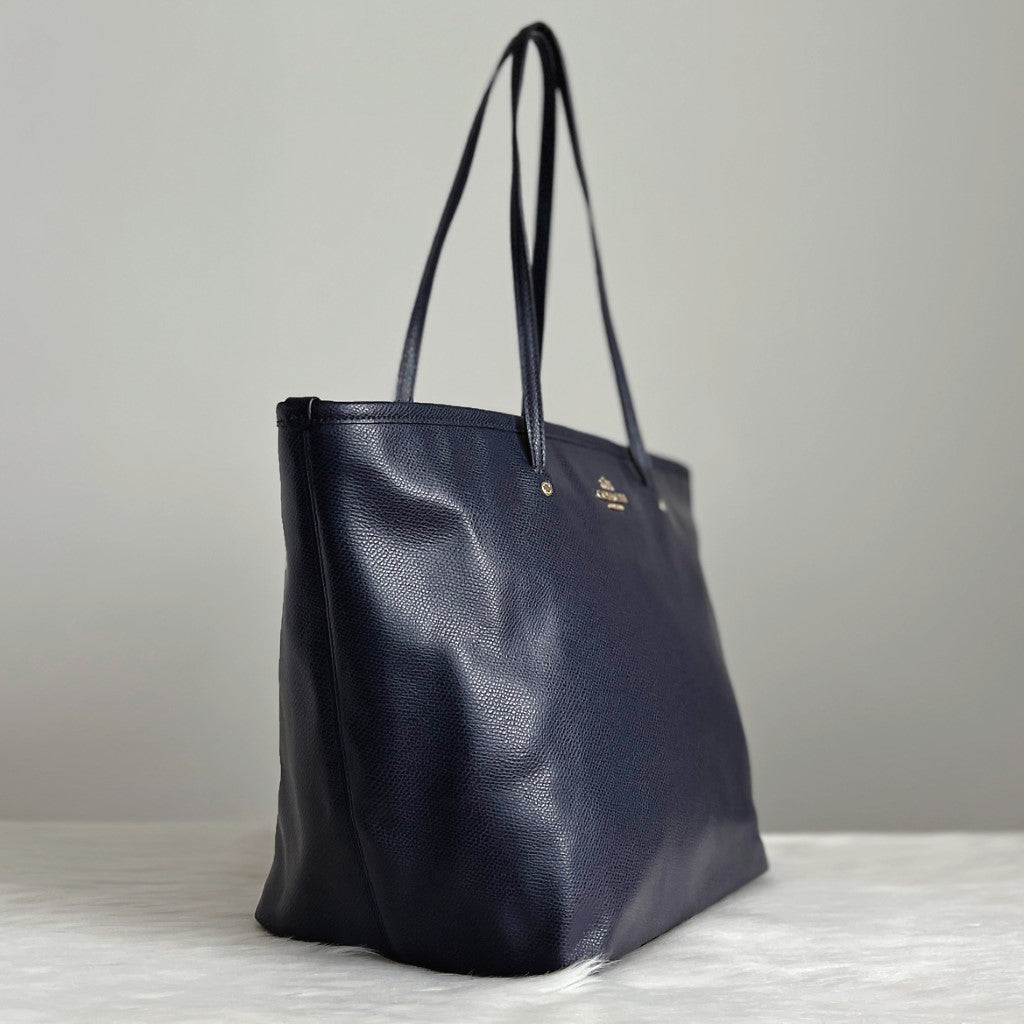 Coach Navy Leather Front Logo Carryall Shoulder Bag Excellent