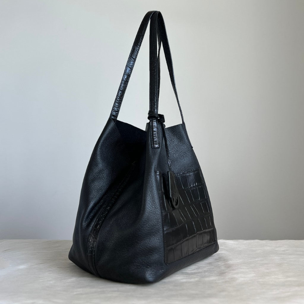 Michael Kors Black Leather Patchwork Charm Detail Shoulder Bag Excellent