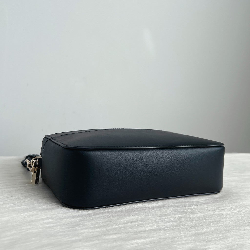Kate Spade Black Leather Front Logo Crossbody Shoulder Bag Like New