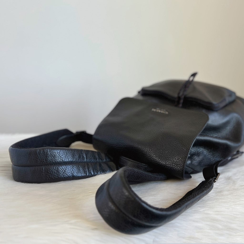 Coach Black Leather Front Zip Compartment Drawstring Large Backpack Excellent