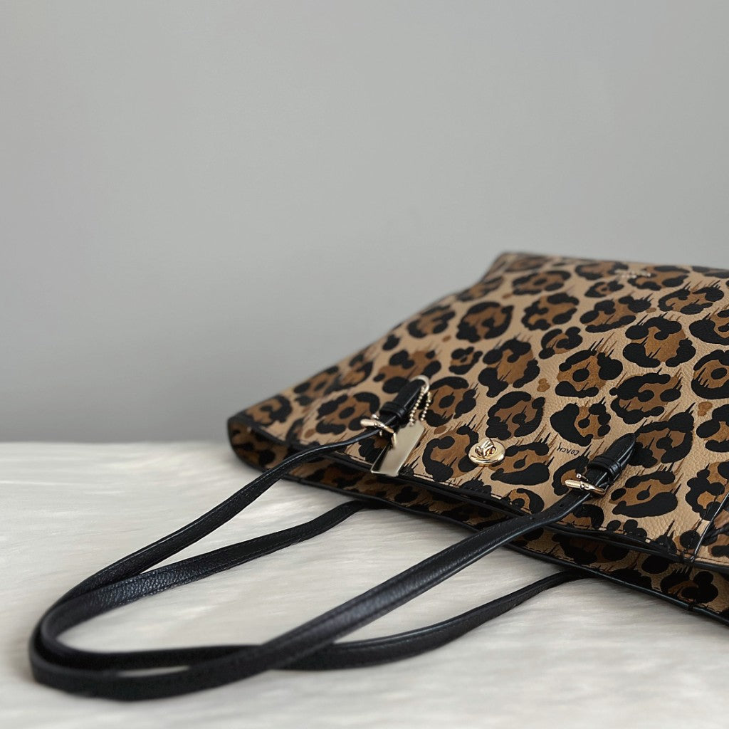 Coach Black Leather Leopard Pattern Double Compartment Shoulder Bag Excellent