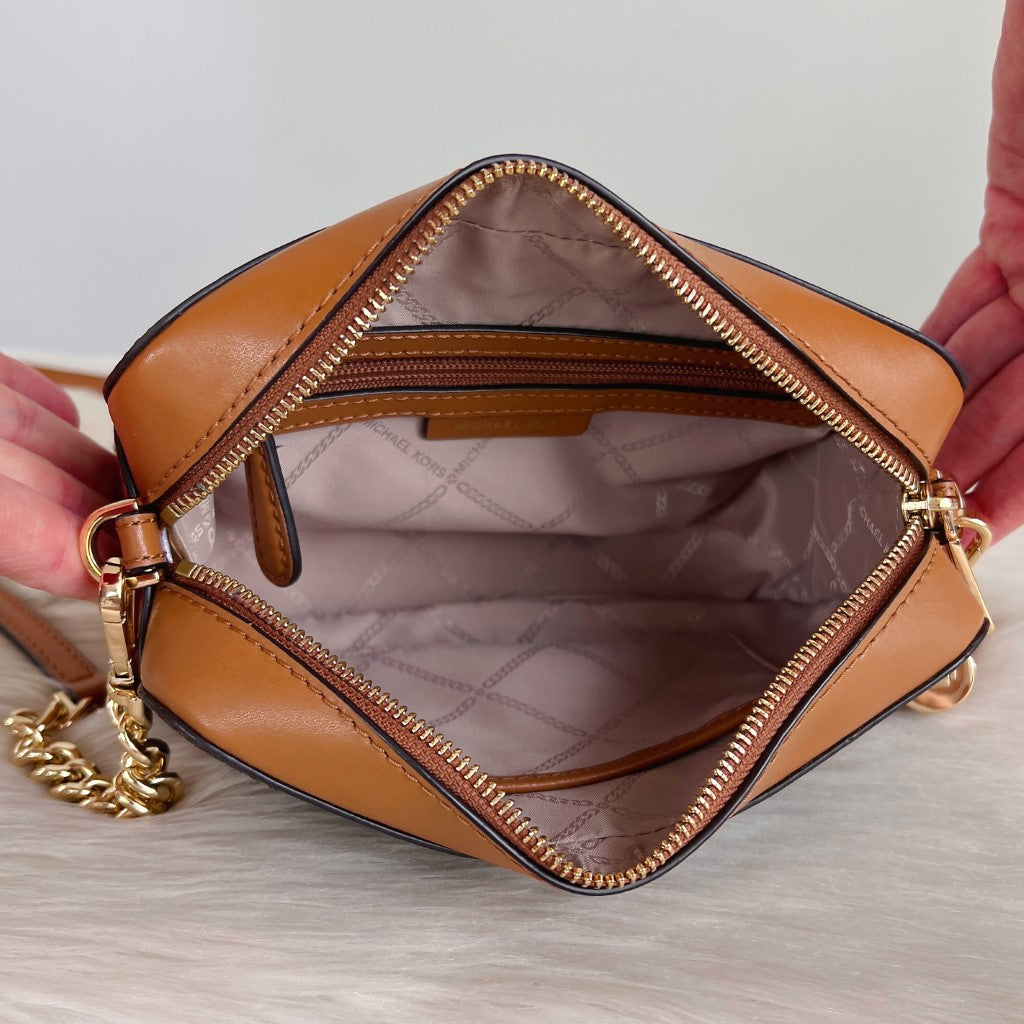 Michael Kors Monogram Gold Chain Tassel Detail Crossbody Shoulder Bag Excellent