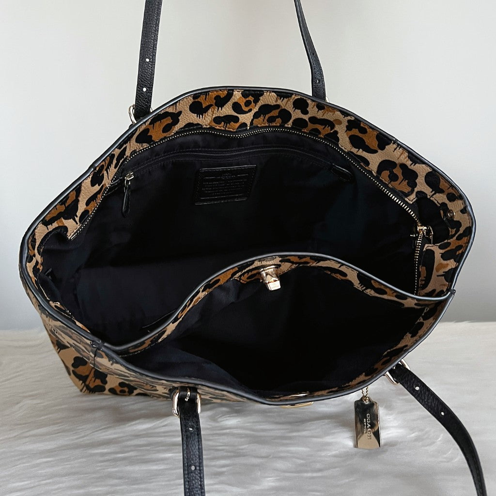 Coach Black Leather Leopard Pattern Double Compartment Shoulder Bag Excellent