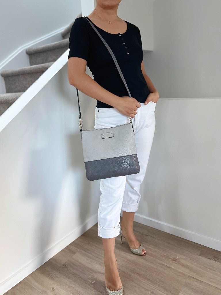 Kate Spade Two Tone Leather Front Logo Crossbody Shoulder Bag Excellent