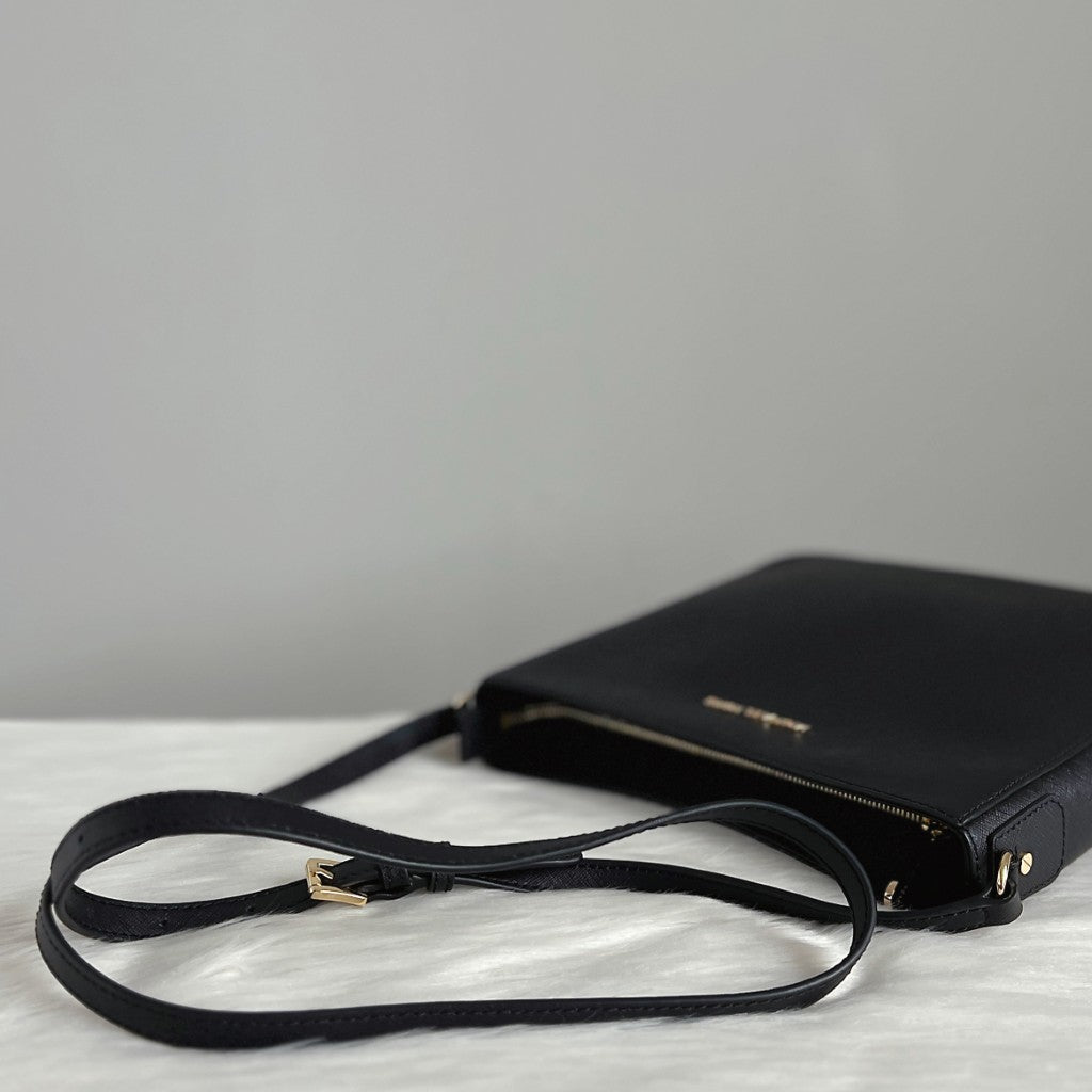 Michael Kors Black Leather Front Logo Bucket Crossbody Shoulder Bag Like New