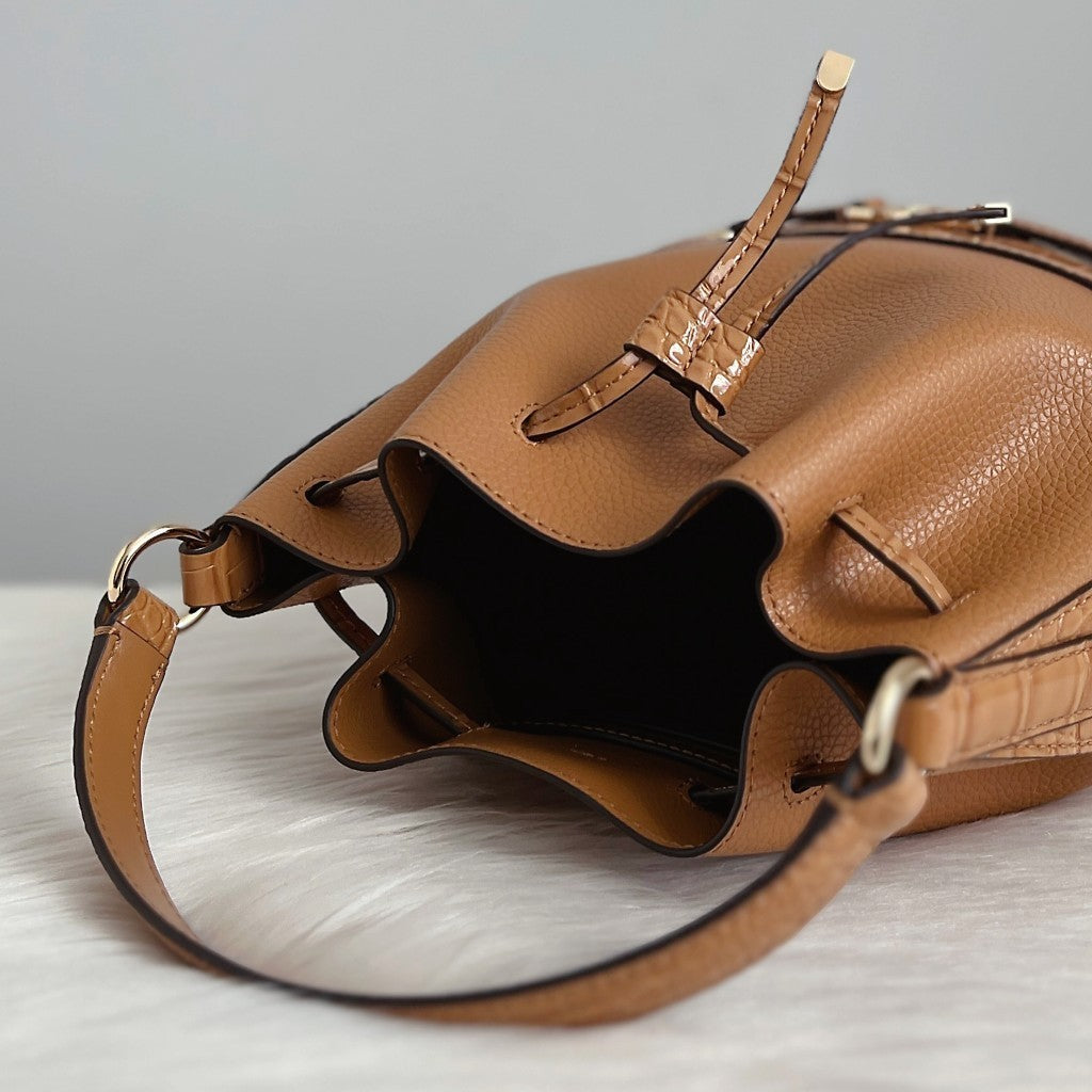 Michael Kors Caramel Leather Drawstring Bucket 2 Way Shoulder Bag Like New