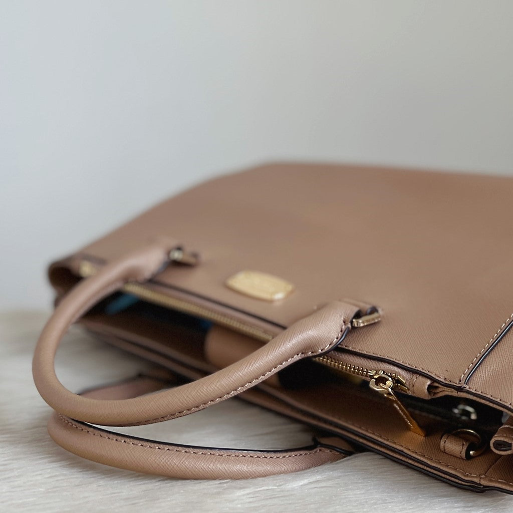 Michael Kors Beige Leather Triple Compartment 2 Way Shoulder Bag Excellent