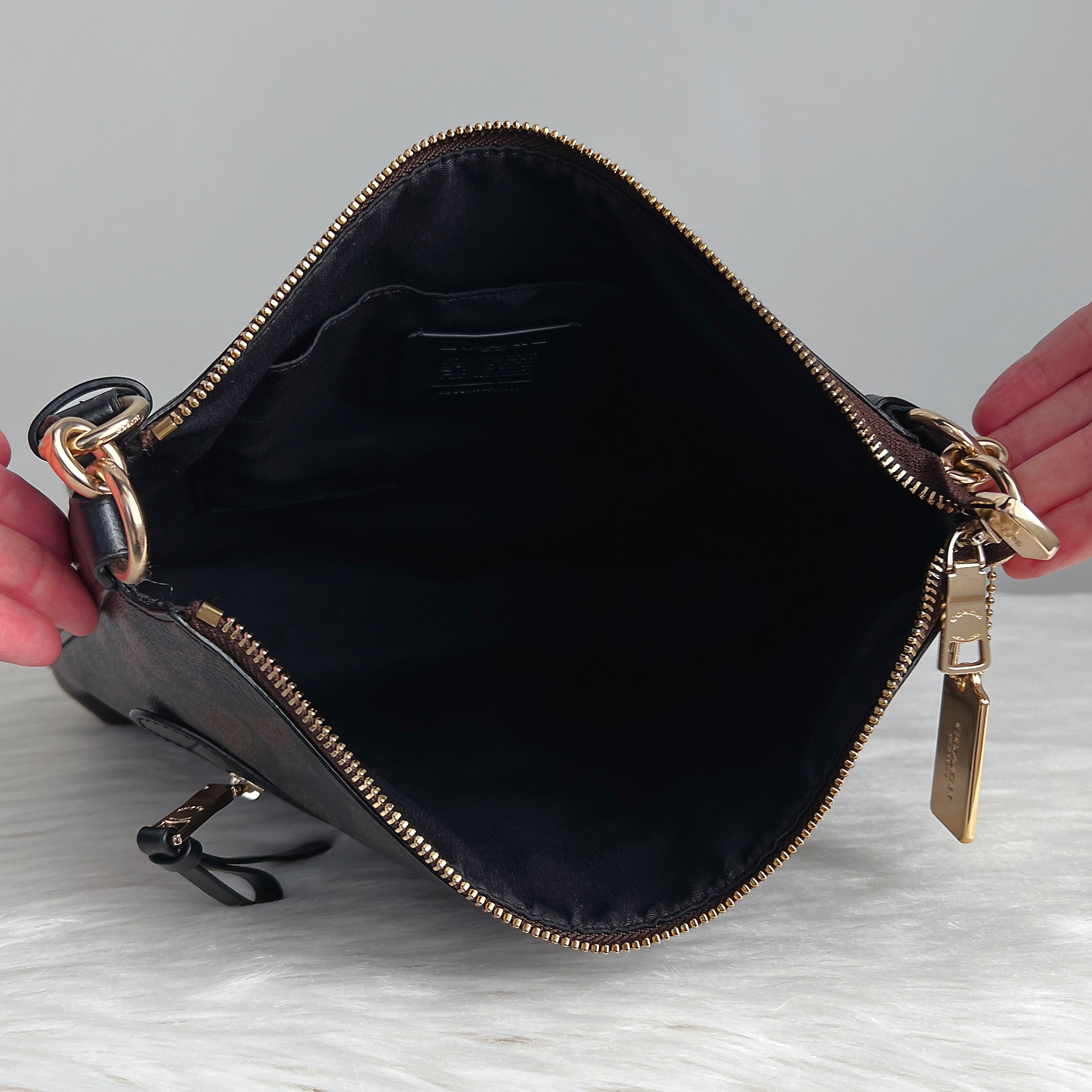 Coach Black Leather Monogram Front Logo Crossbody Shoulder Bag Like New