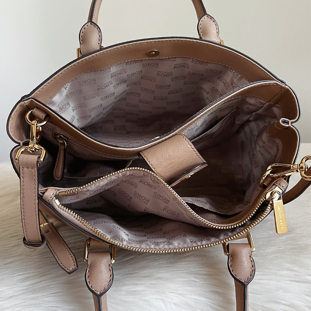 Michael Kors Beige Leather Triple Compartment 2 Way Shoulder Bag Excellent