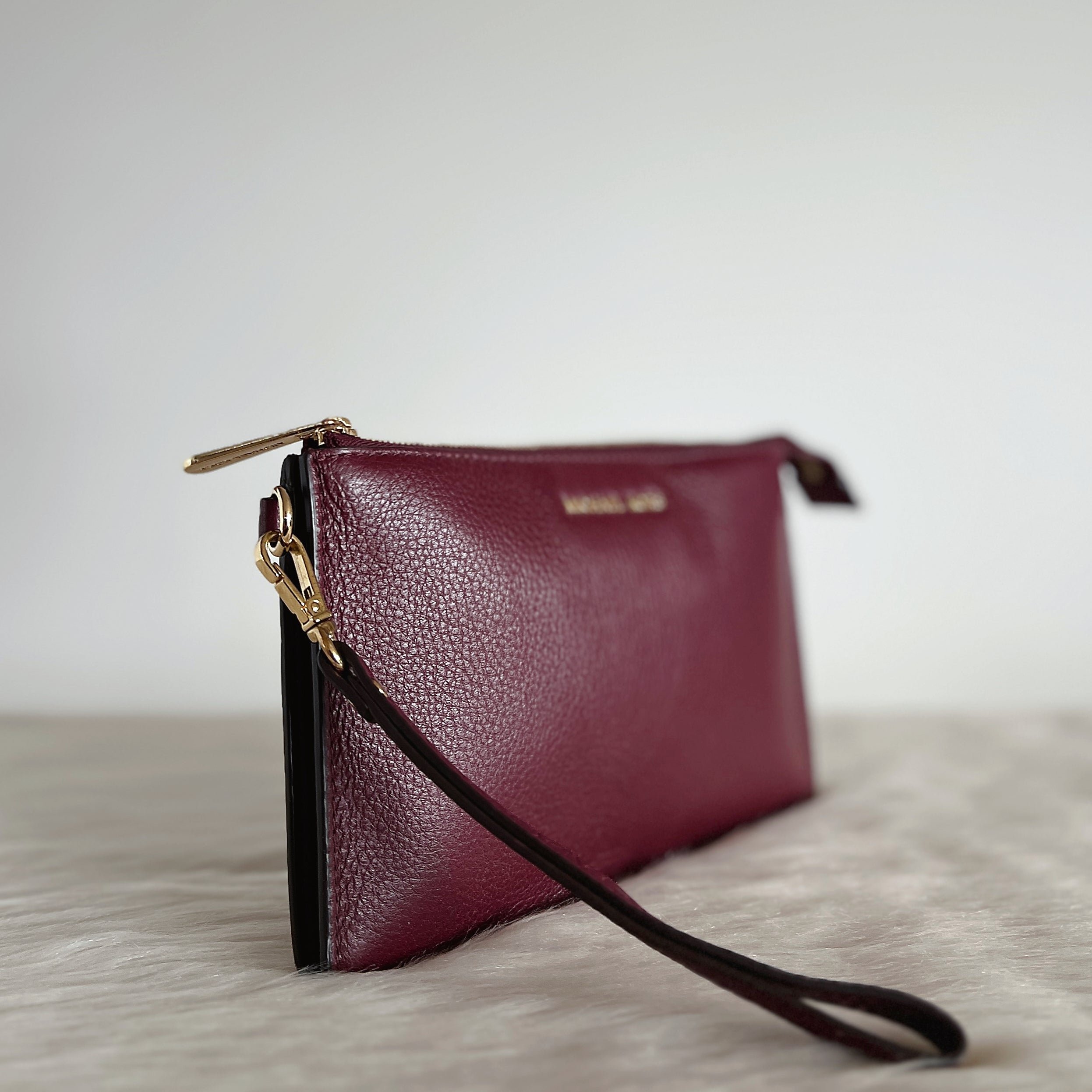 Michael Kors Maroon Leather Front Logo Clutch Wallet Excellent
