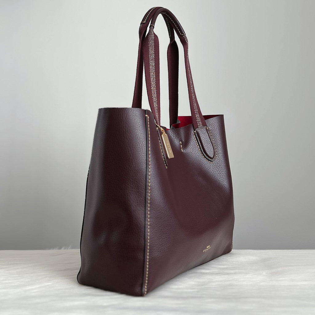 Coach Chocolate Leather Front Logo Large Shoulder Bag Like New