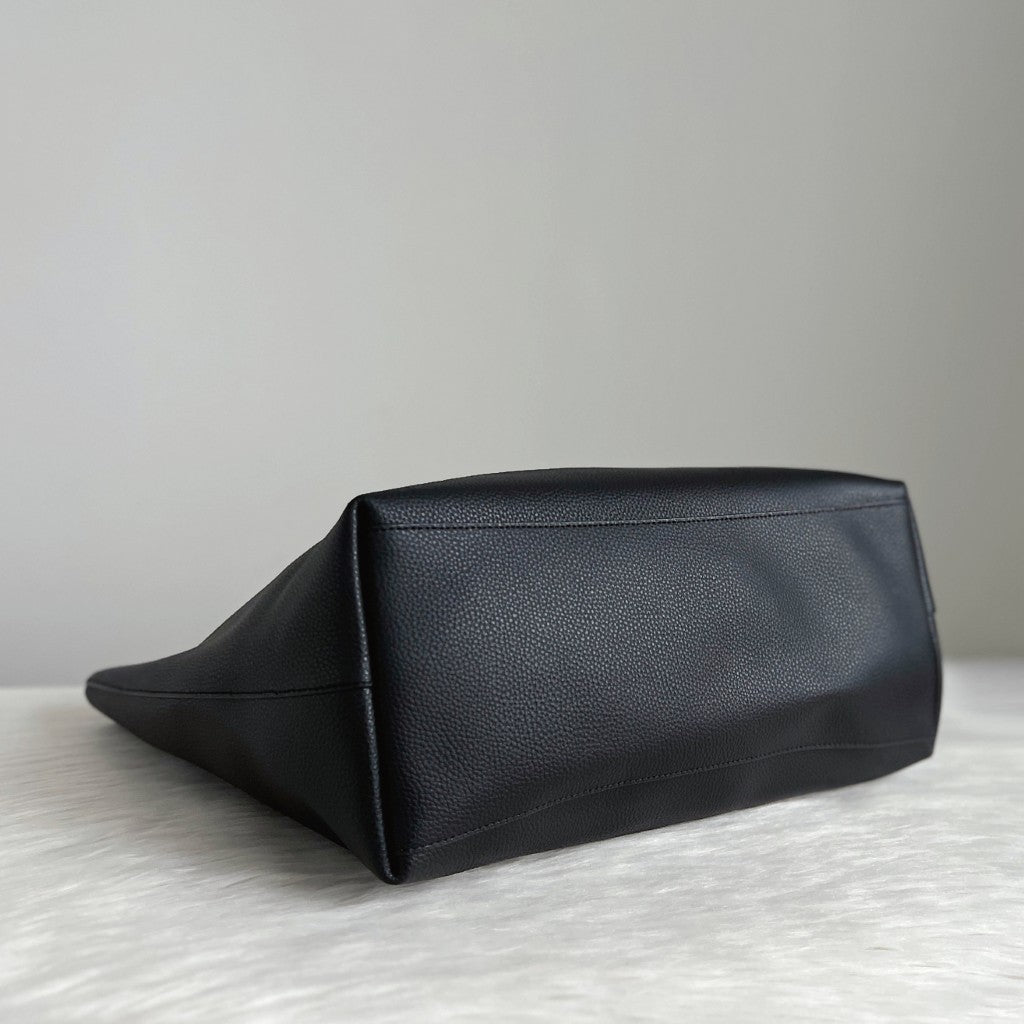 Coach Black Leather Front Logo Large Carryall Shoulder Bag Like New