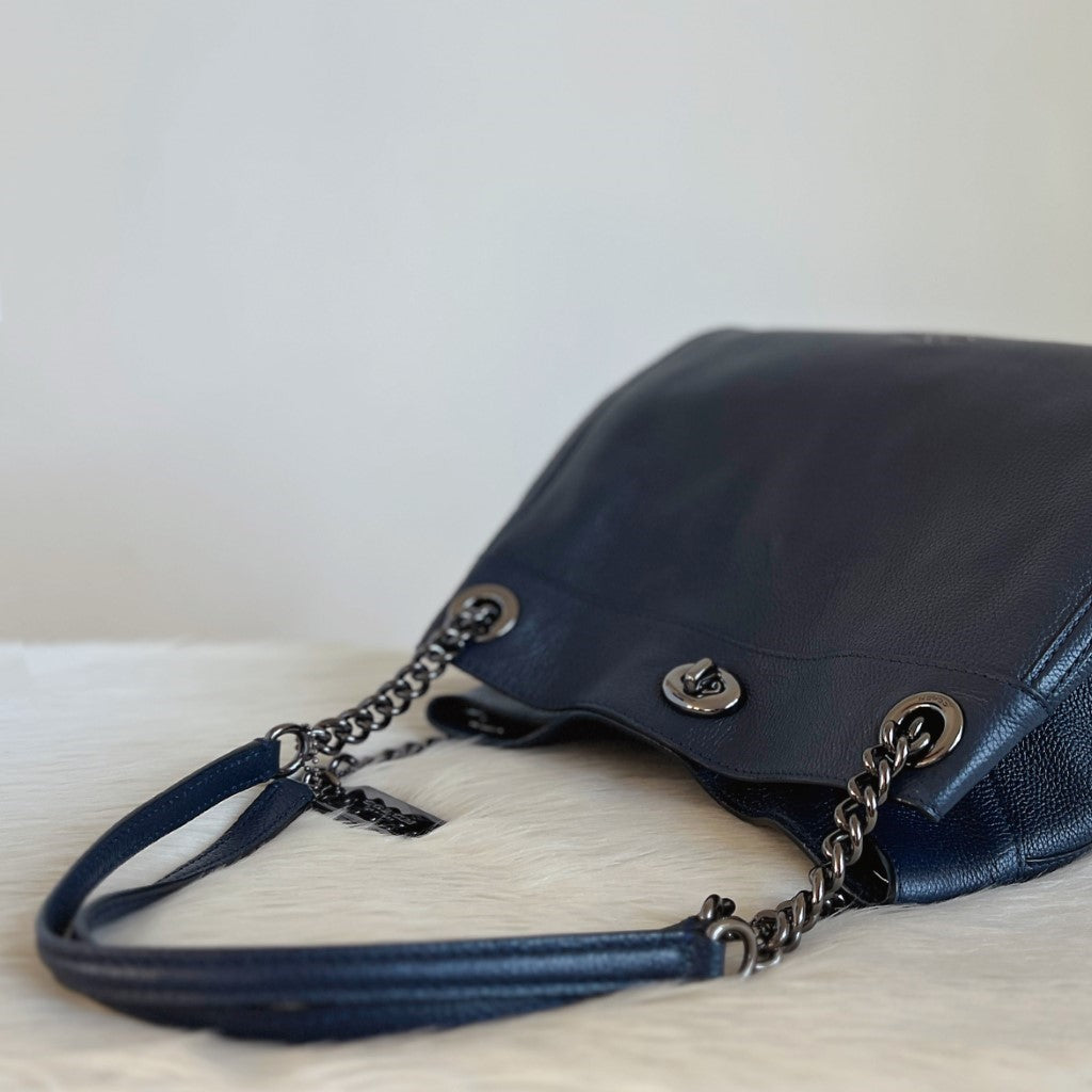 Coach Navy Leather Turn Lock Triple Compartment Shoulder Bag Excellent