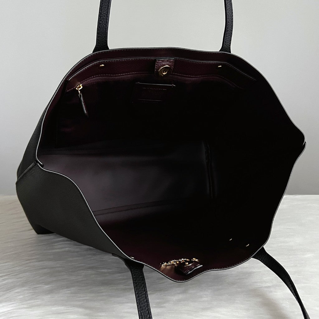 Coach Black Leather Front Logo Large Carryall Shoulder Bag Like New