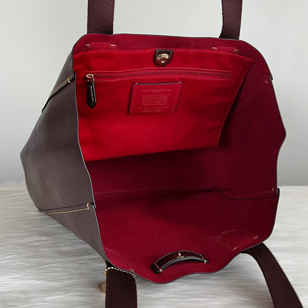 Coach Chocolate Leather Front Logo Large Shoulder Bag Like New