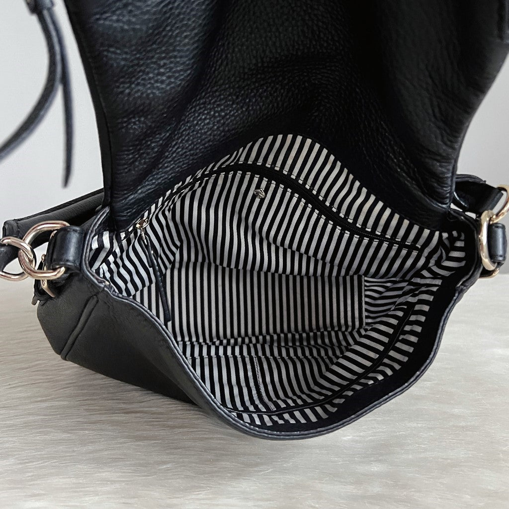 Kate Spade Black Leather Front Logo Zip Detail Shoulder Bag Like New