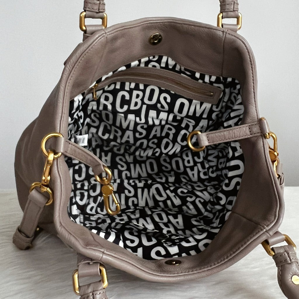 Marc Jacobs Taupe Leather Logo Detail 2 Way Shoulder Bag Like New