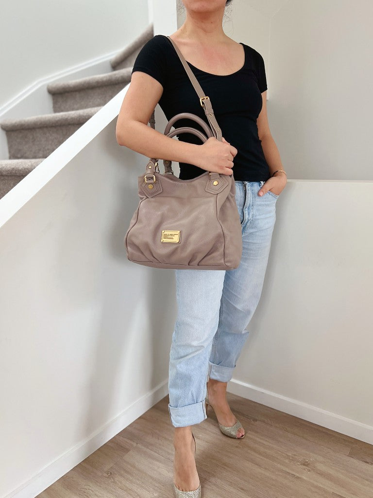 Marc Jacobs Taupe Leather Logo Detail 2 Way Shoulder Bag Like New