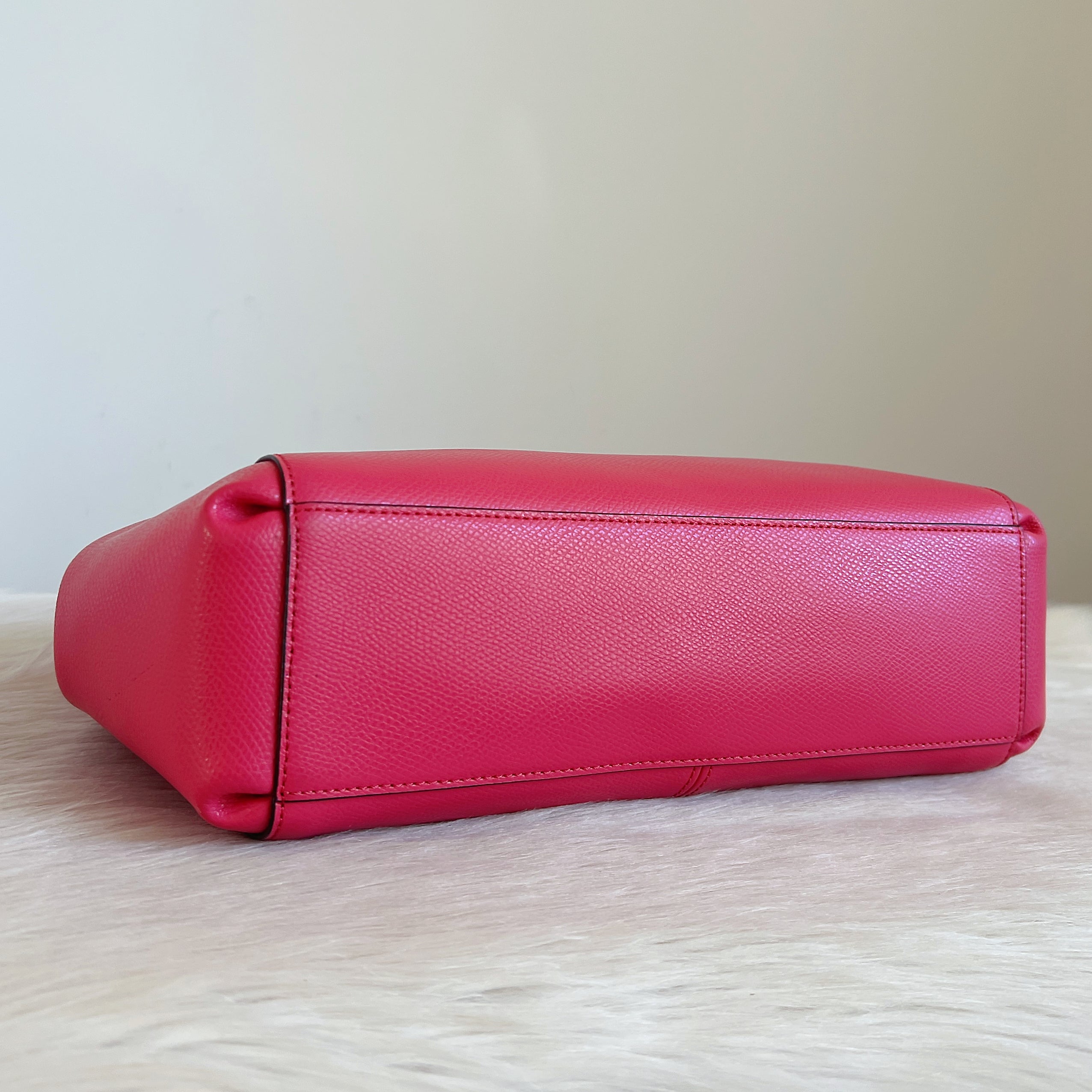 Coach Fuchsia Leather Front Logo Triple Compartment 2 Way Shoulder Bag Excellent