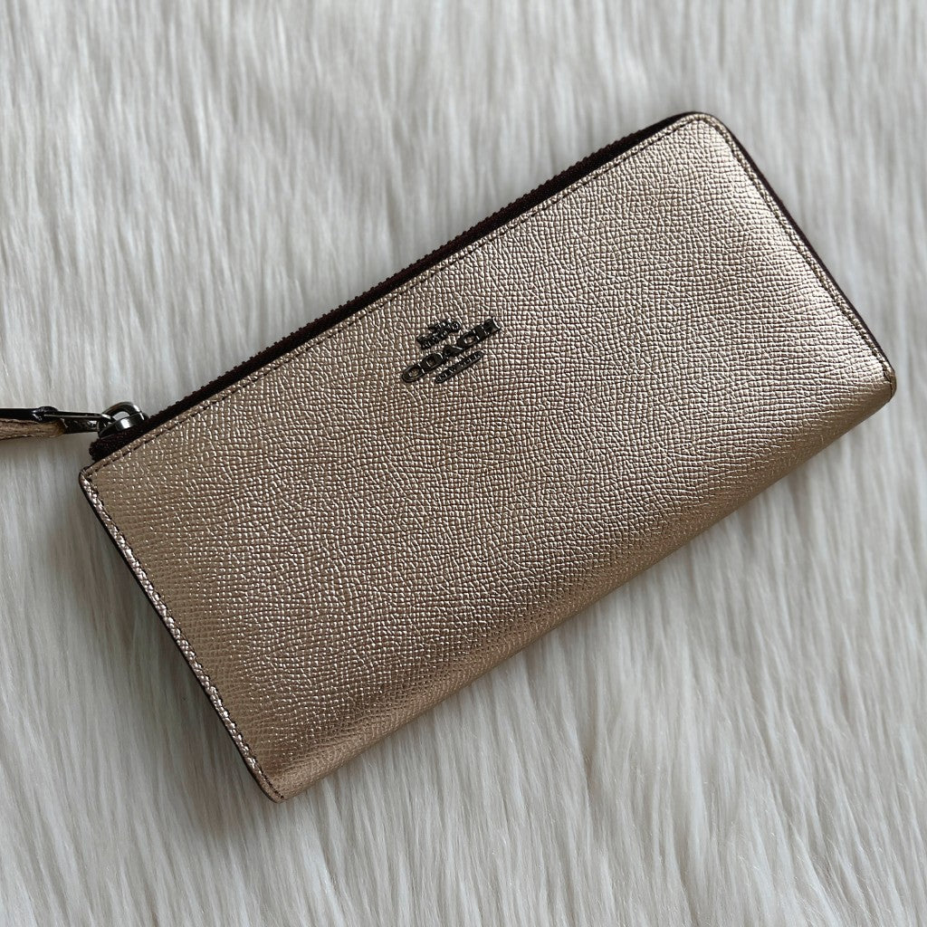 Coach Light Gold Leather Front Logo Zip Compartment Long Wallet Like New