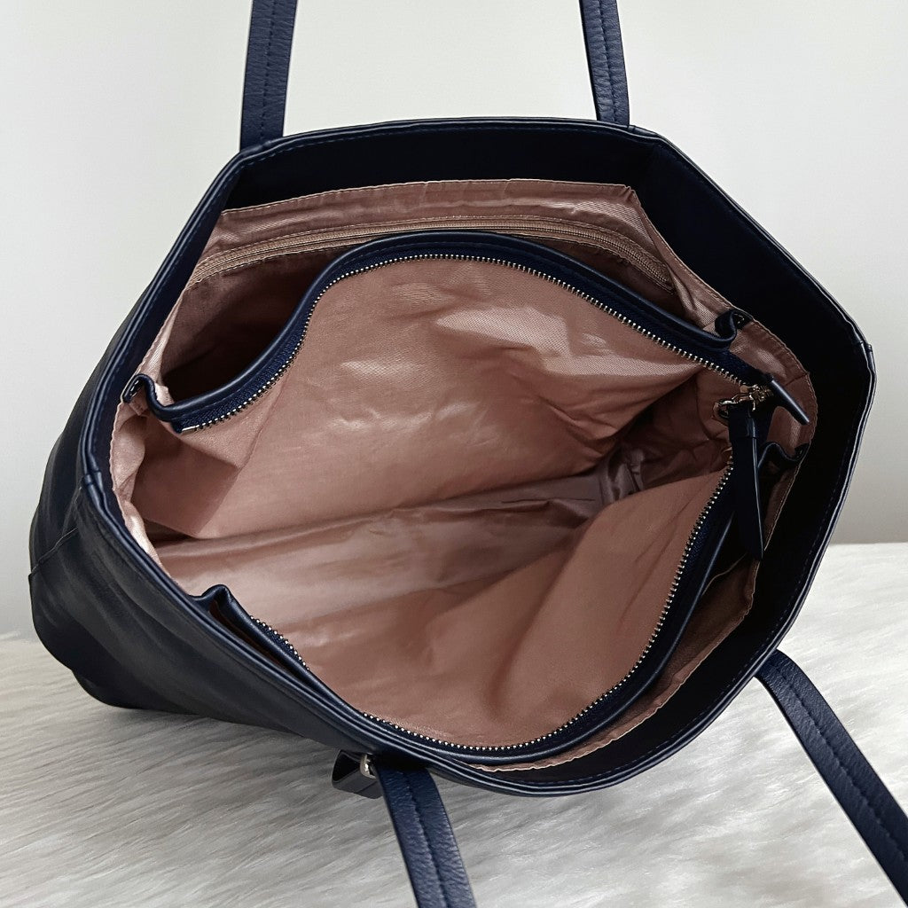 Nina Ricci Navy Leather Triple Compartment Career Shoulder Bag Like New