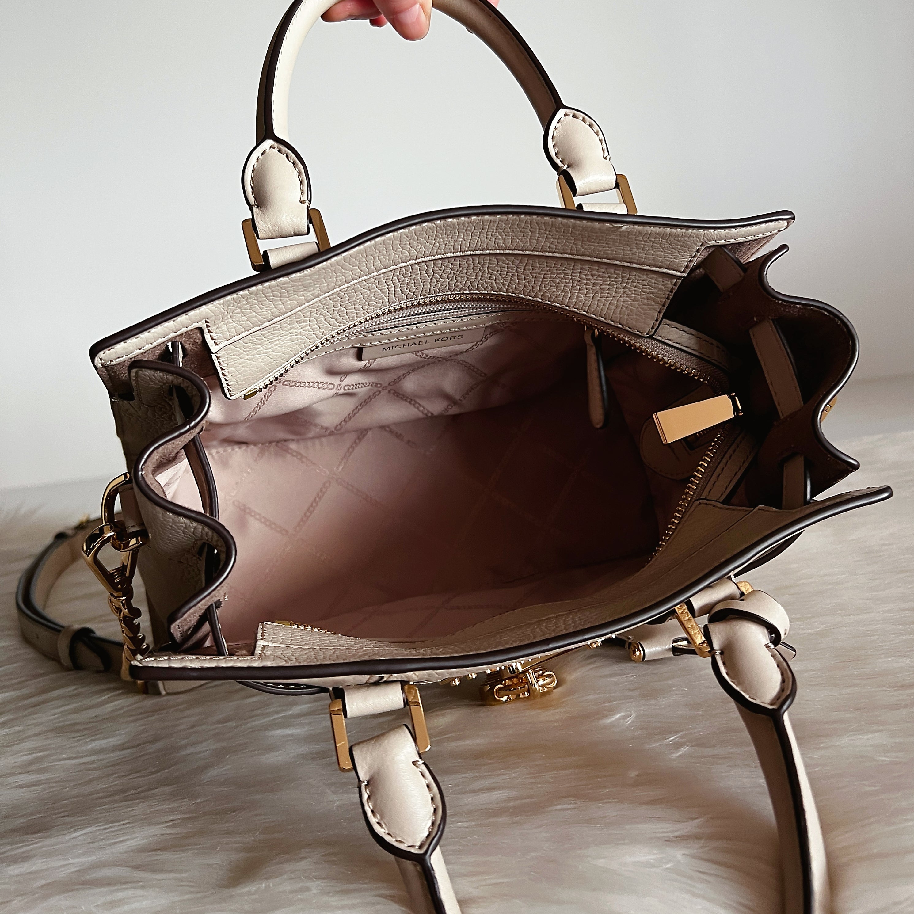 Michael Kors Light Taupe Leather Front Lock Detail 2 Way Shoulder Bag Like New