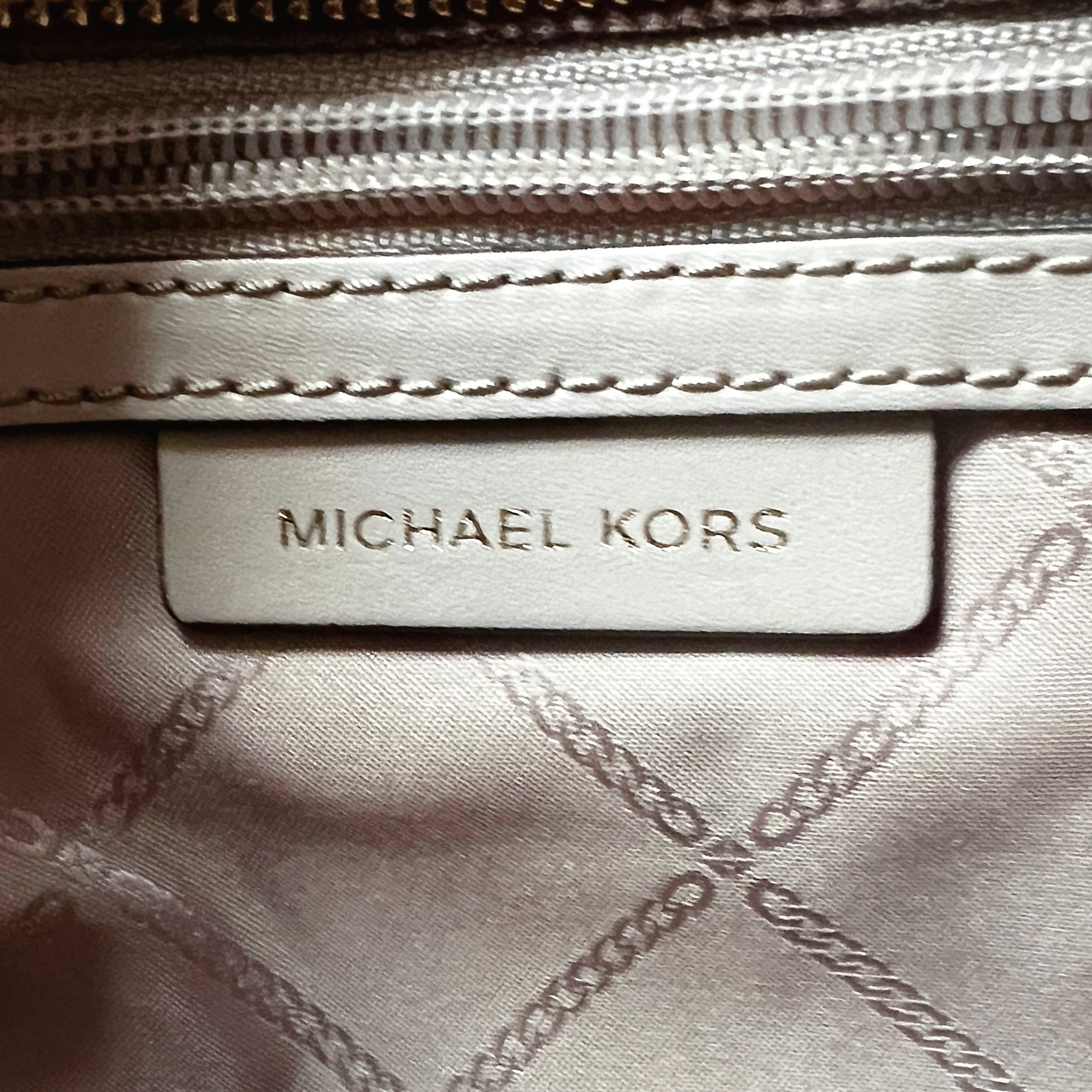 Michael Kors Light Taupe Leather Front Lock Detail 2 Way Shoulder Bag Like New