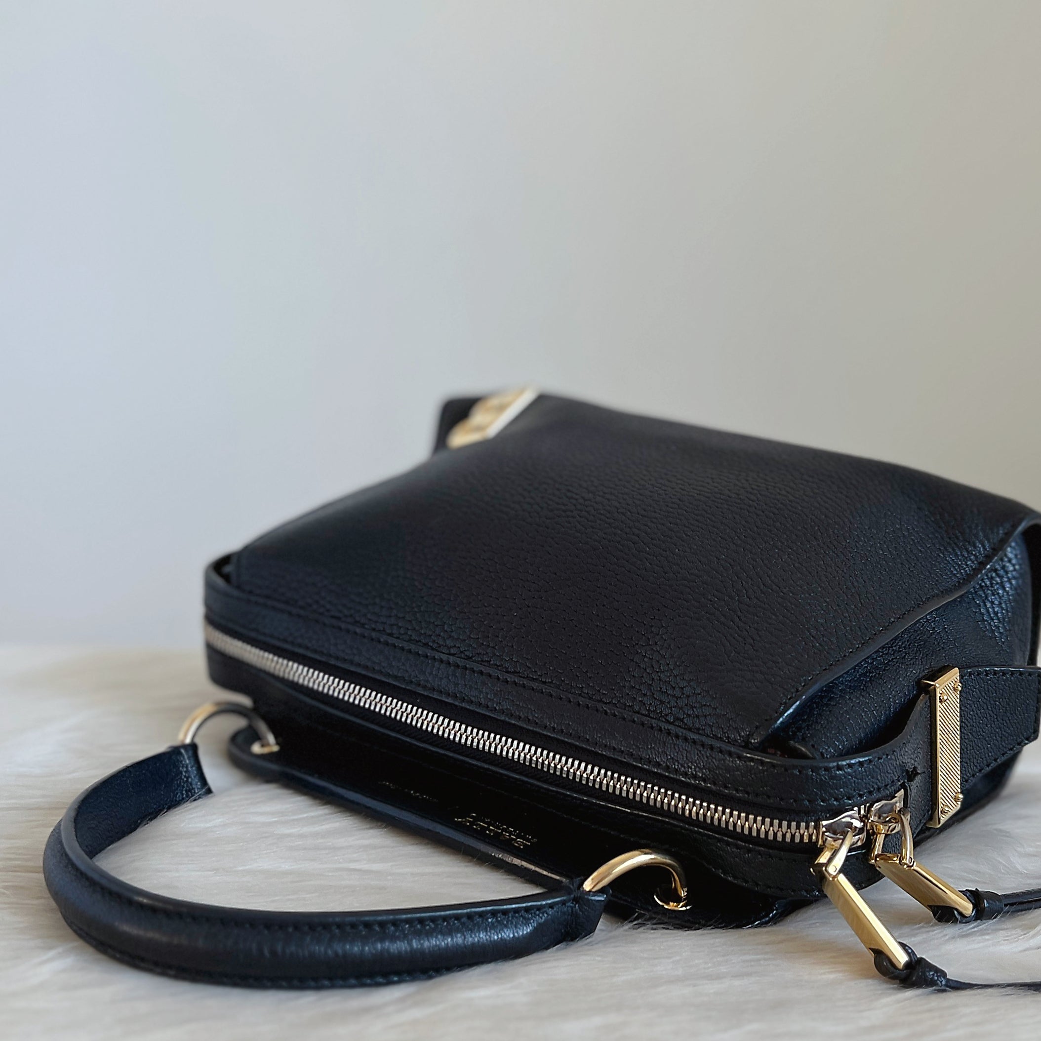 Bally Black Leather Signature B Logo 2 Way Shoulder Bag