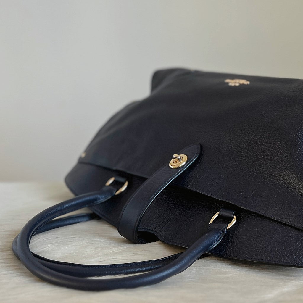 Coach Navy Leather Turn Lock Triple Compartment 2 Way Shoulder Bag Excellent