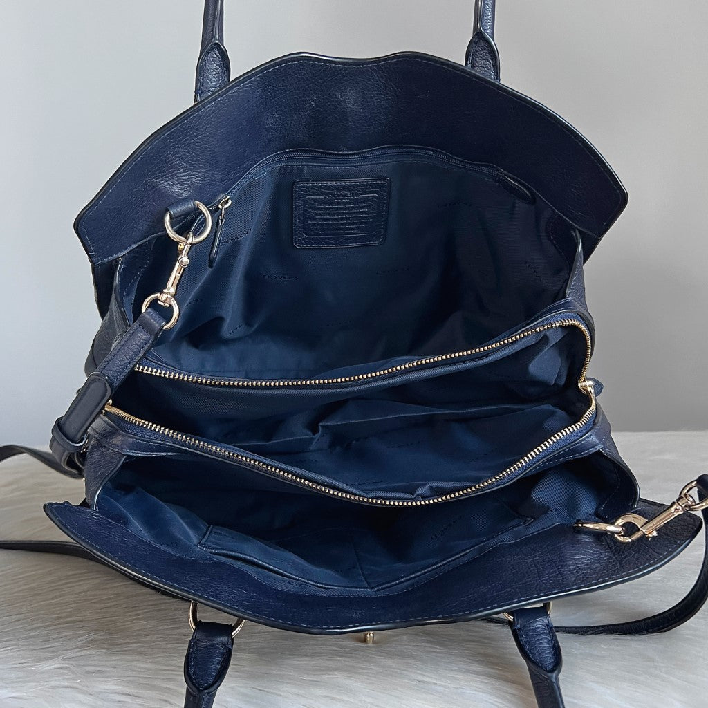 Coach Navy Leather Turn Lock Triple Compartment 2 Way Shoulder Bag Excellent
