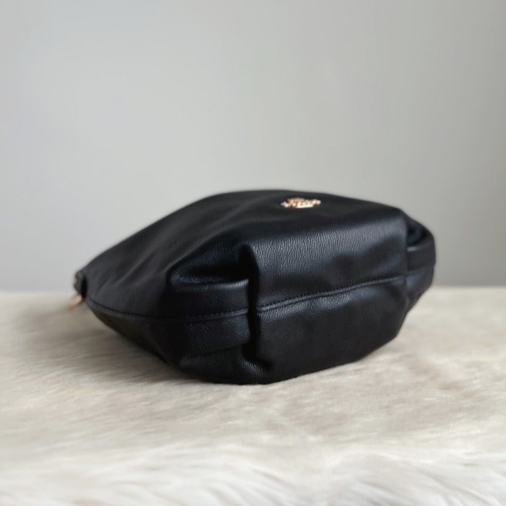 Coach Black Leather Slouchy Front Logo Shoulder Bag Like New