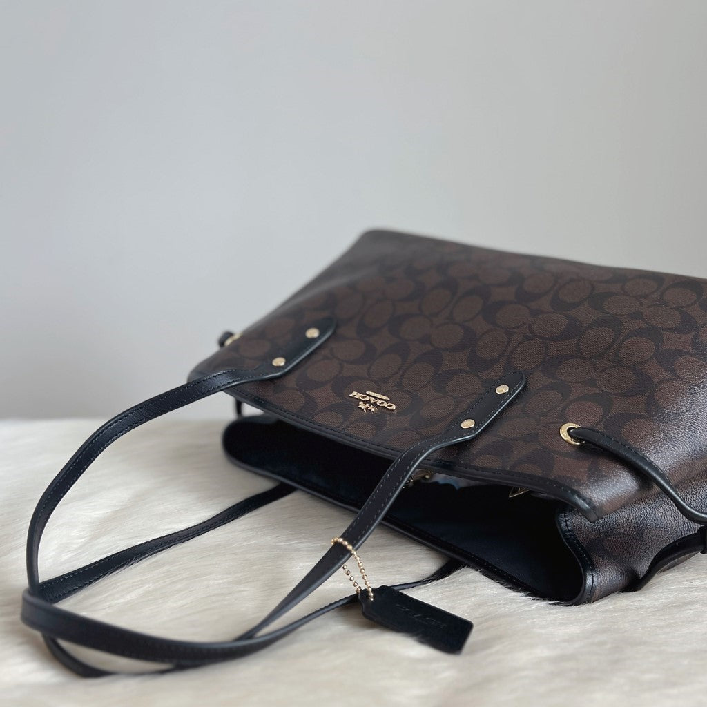 Coach Black Leather Monogram Triple Compartment Shoulder Bag Like New