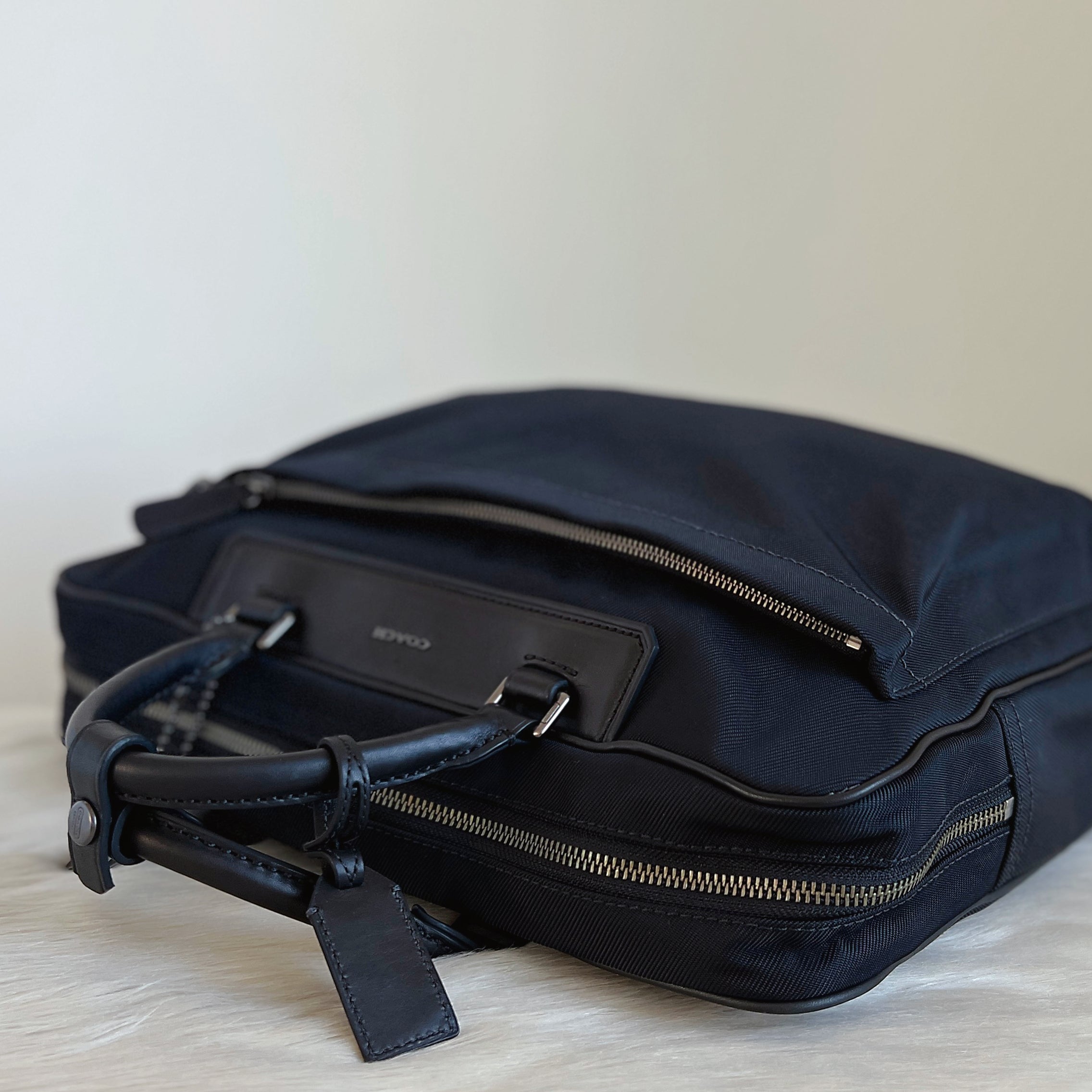 Coach Black Unisex Computer Business Crossbody Shoulder Bag Excellent