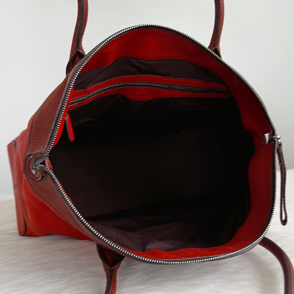 Tod's Two Tone Leather Classic Front Logo Shoulder Bag Excellent