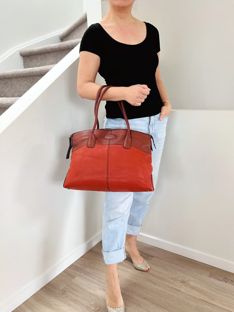 Tod's Two Tone Leather Classic Front Logo Shoulder Bag Excellent