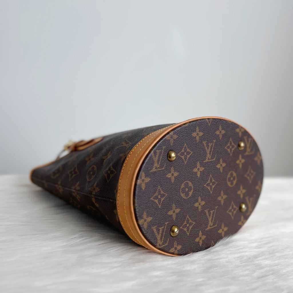 Louis Vuitton Signature Monogram Bucket PM Shoulder Bag