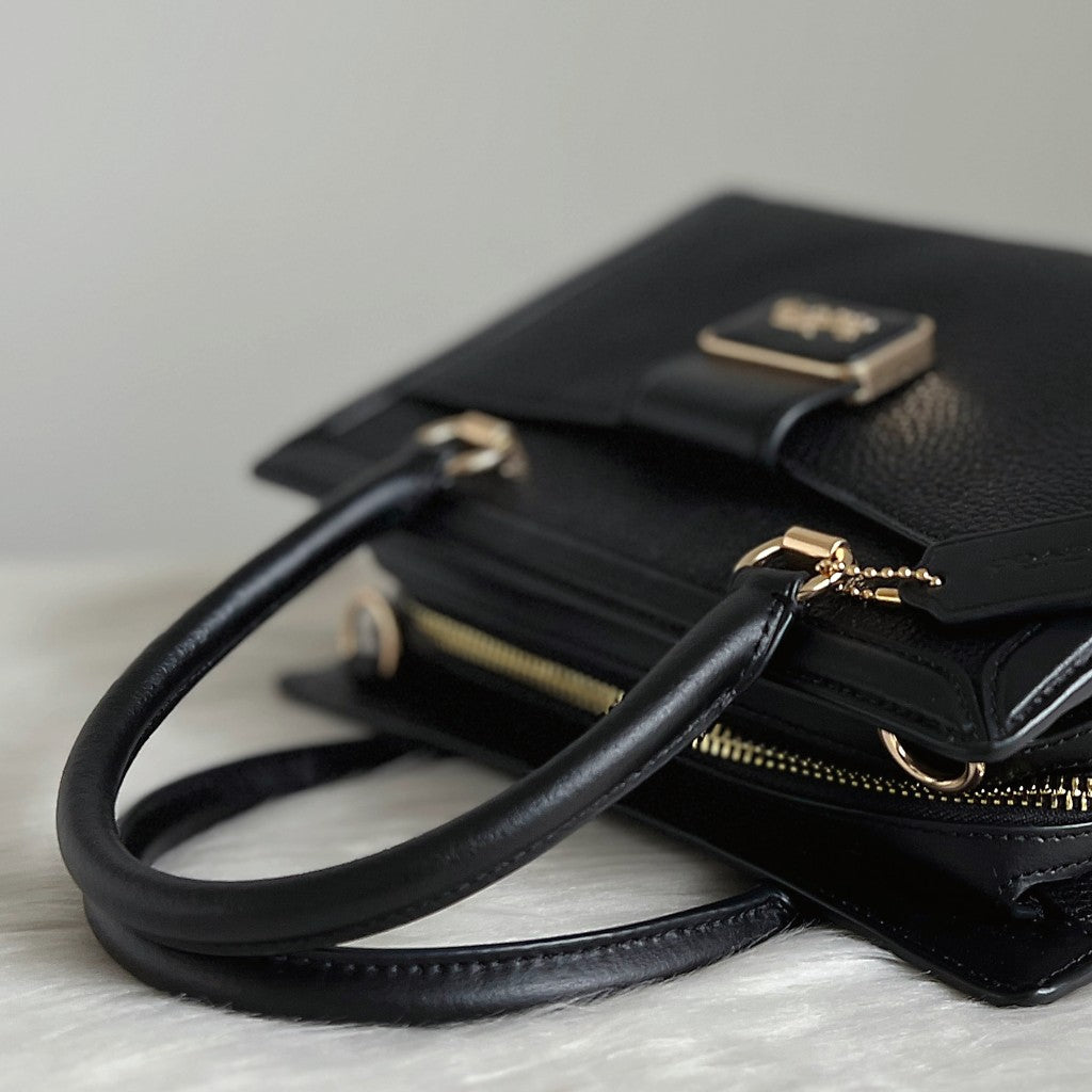 Coach Black Pebble Leather Front Buckle Detail 2 Way Shoulder Bag Like New